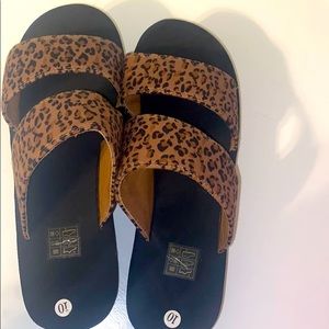 Urban Outfitters Platform Sandals 🐆🤍